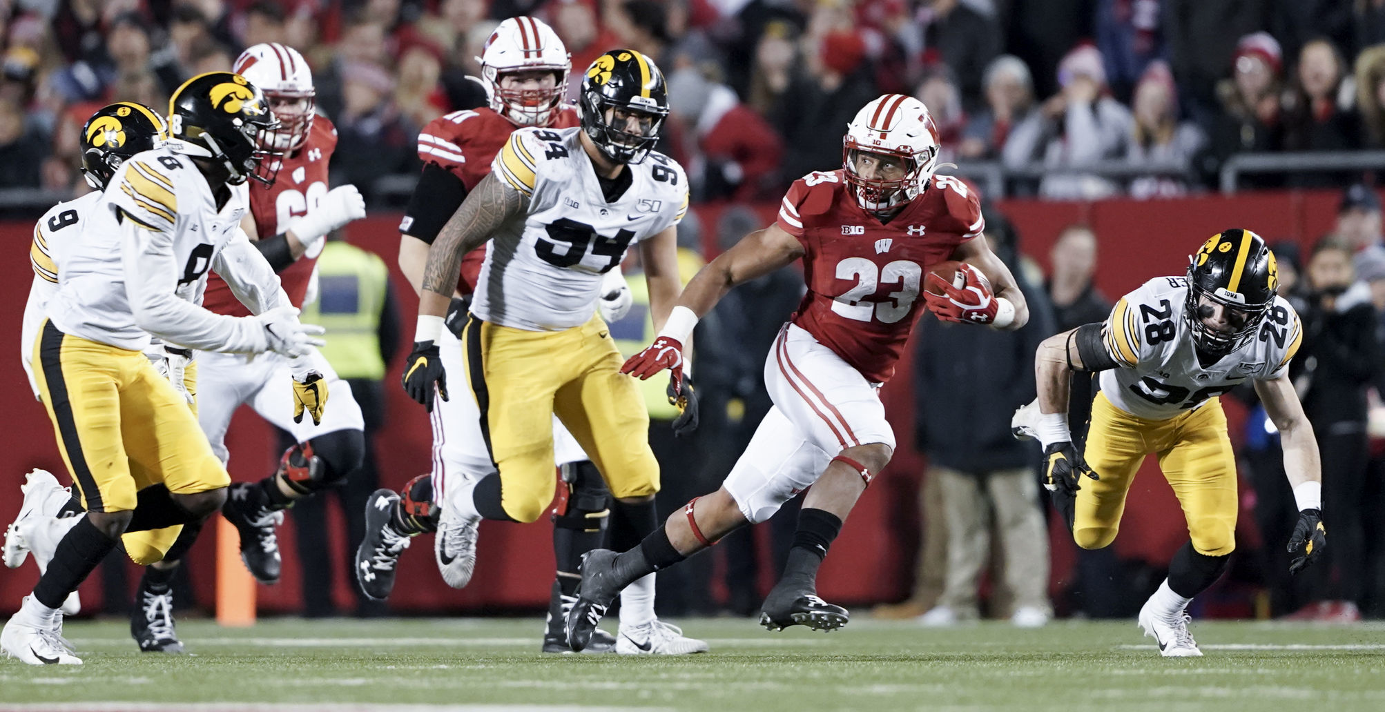 Badgers 24, Hawkeyes 22